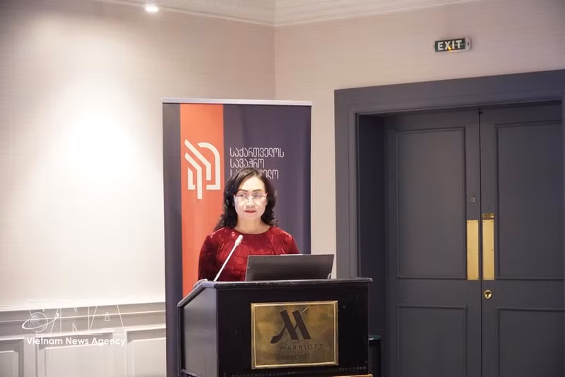 La viceministra vietnamita de Industria y Comercio, Phan Thi Thang, habla en el evento. (Foto: VNA)