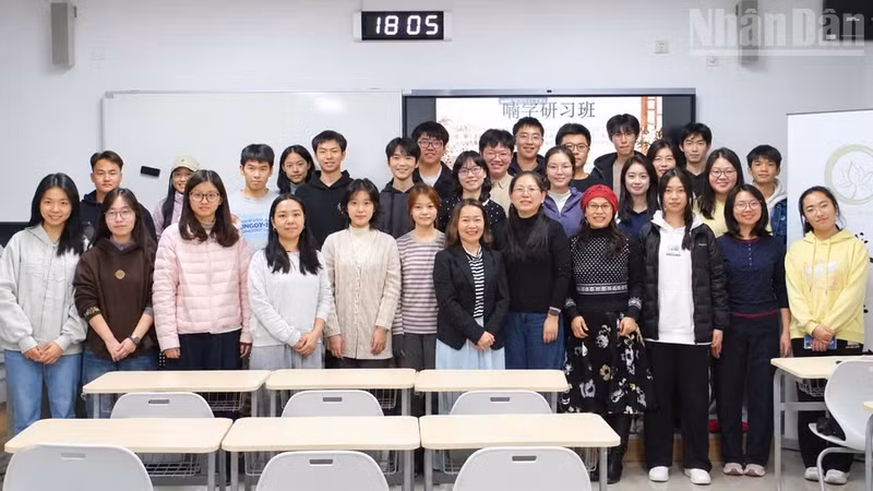 El curso atrae a numerosos estudiantes de la especialidad de vietnamita, profesores de este idioma y personal de la Biblioteca Nacional de China. (Foto: VI SA)