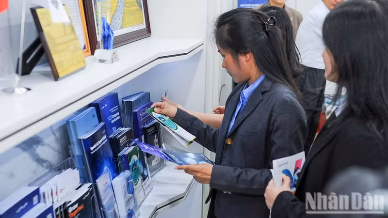 El espacio está diseñado para fortalecer los vínculos empresariales y promover la transferencia tecnológica. (Foto: Cong Vinh)
