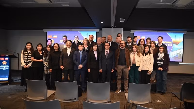 Delegados en el seminario. (Foto: Embajada de Vietnam en Chile)