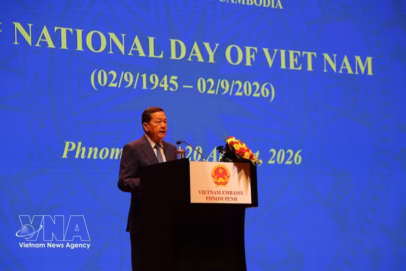 El primer viceprimer ministro de Camboya, Neth Savoeun, habla en el evento. (Foto: VNA)