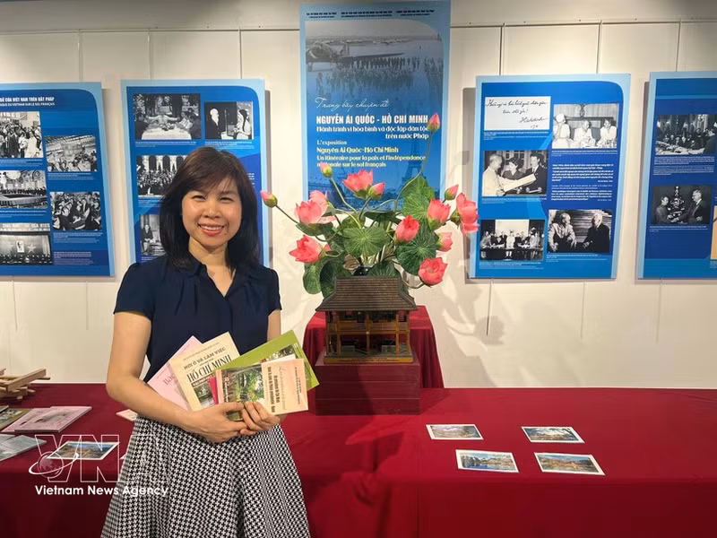 Hoang Thi Hong Ha, presidenta de la Asociación de Esencias de Vietnam (Parfums du Vietnam) y miembro del Comité Ejecutivo de la Asociación de Vietnamitas en Francia. (Foto: VNA)