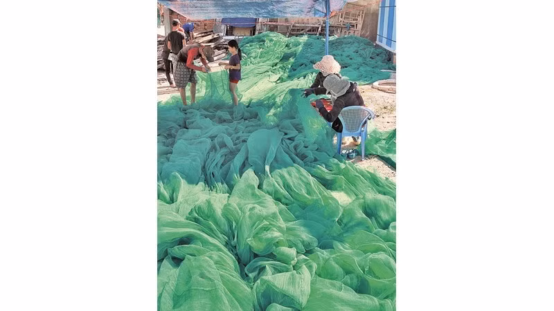 La pesca ofrece sustento a miles de familias locales.