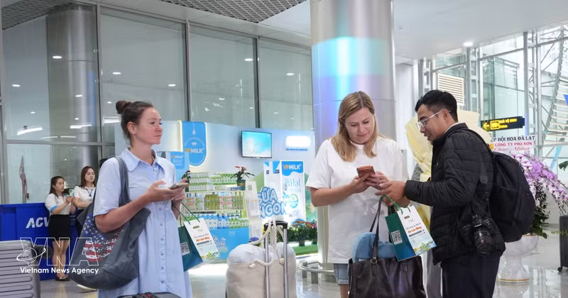 A partir del 2 de septiembre, la ruta aérea Da Lat - Kuala Lumpur (Malasia) comenzará a operar oficialmente, acercando a los turistas internacionales a Da Lat. (Foto: VNA)