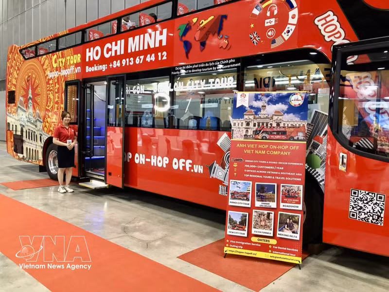 La presentación del modelo de recorrido turístico por la ciudad de Ho Chi Minh en la 19ª Feria Internacional de Turismo de Ho Chi Minh 2025 (ITE HCMC 2025). (Foto: VNA)