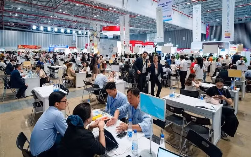 La edición 2025 de Vietnam International Sourcing (VIS) acogió con éxito reuniones de negocios B2B entre empresas participantes. (Foto: Departamento de Desarrollo de Mercados Extranjeros del Ministerio de Industria y Comercio de Vietnam)