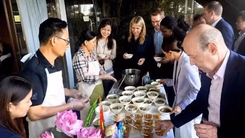 El pho vietnamita destaca en el evento cultural y gastronómico de la Asean. (Foto: Embajada de Vietnam en Finlandia) 