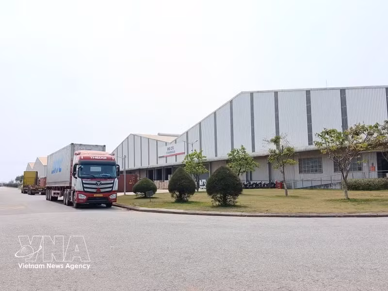 El almacén aduanero en el puerto internacional de Chu Lai satisface la demanda de almacenamiento y conservación de carga a gran escala. (Foto: VNA)