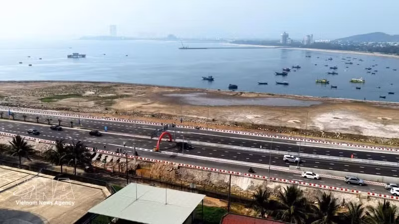 Se estima que el proyecto de construcción del puerto de contenedores de Lien Chieu requerirá una inversión superior a 1,75 mil millones de dólares. (Foto: VNA)