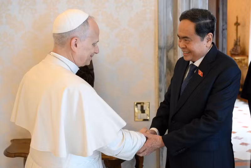 Tran Thanh Man se entrevista con el Papa León XIV.