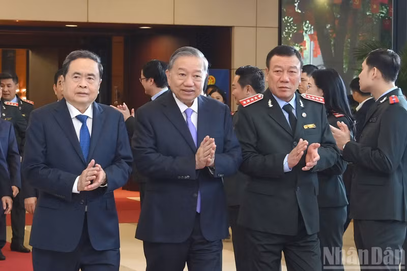 El secretario general del PCV, To Lam y el presidente de la AN, Tran Thanh Man, en la cita.
