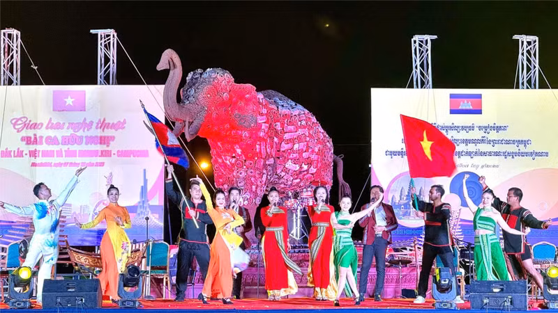 El programa busca fortalecer la solidaridad y la amistad entre Vietnam y Camboya, y entre Dak Lak y Mondulkiri en particular.