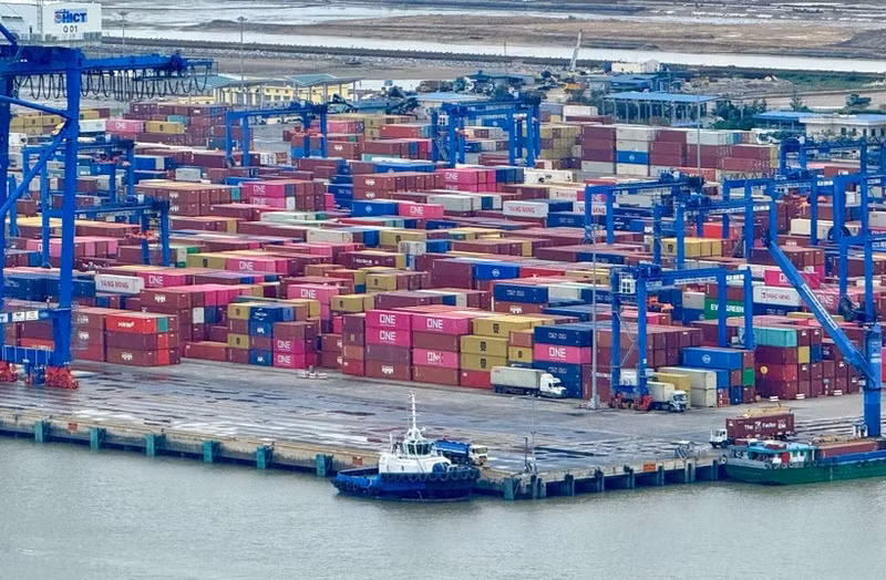 Se proyecta que el valor de las exportaciones vietnamitas alcanzará los 470 mil millones de dólares a fin de año. (Foto: VNA)