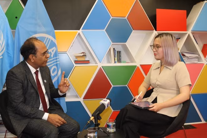 Vinod Ahuja, representante de la Organización de las Naciones Unidas para la Alimentación y la Agricultura (FAO) en Vietnam responde a la Agencia Vietnamita de Noticas. (Foto: VNA)