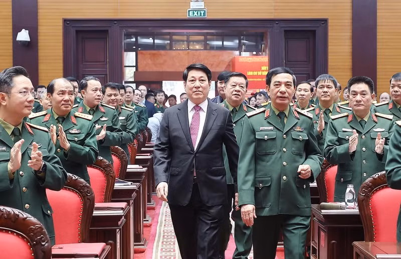 El presidente Luong Cuong participa en la Conferencia Militar y Política Nacional. (Foto: VNA)
