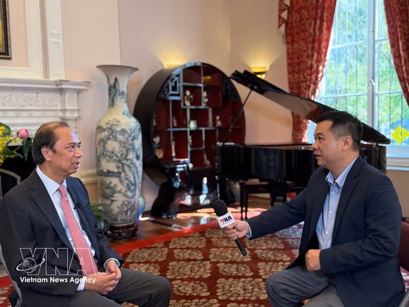 El embajador vietnamita en Estados Unidos, Nguyen Quoc Dung, en la entrevista. (Foto: VNA)