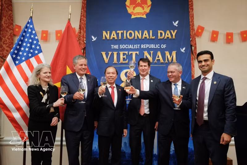 Delegados celebran el 81º Día Nacional de Vietnam (2 de septiembre de 1945 – 2026) en Washington D. C. (Estados Unidos), durante una ceremonia celebrada el 16 de septiembre. (Foto: VNA)