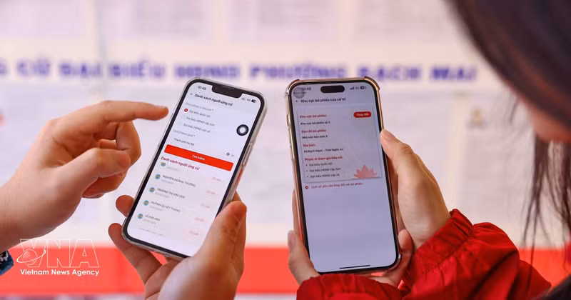 Los pobladores utilizan la aplicación VNeID. (Foto: VNA)