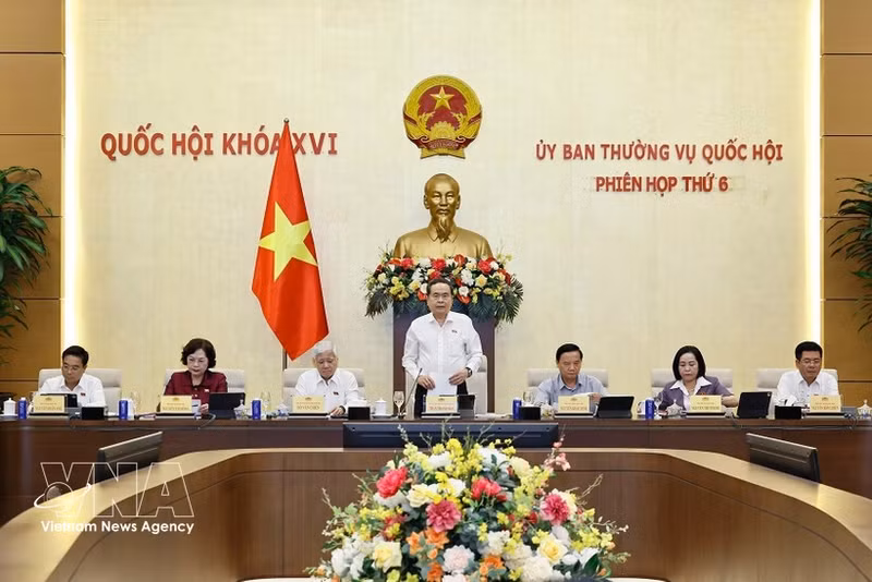 El presidente de la Asamblea Nacional, Tran Thanh Man, interviene en la inauguración de la sexta reunión del Comité Permanente del órgano legislativo. (Foto: VNA)