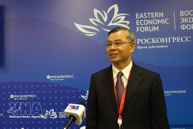 El ministro de Finanzas de Vietnam, Ngo Van Tuan, en la entrevista concedida a la Agencia Vietnamita de Noticias (VNA) en Rusia. (Foto: VNA)