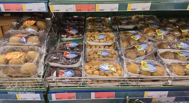 El rambután de Vietnam figura entre las frutas vendidas en el supermercado METRO. (Foto: VNA)