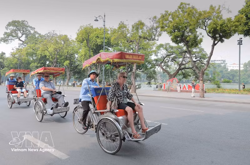 En el marco de la planificación general de la capital con visión a 100 años, se está estudiando la preservación y reconstrucción de la zona histórica de la ciudad, incluyendo el lago Hoan Kiem y sus alrededores. (Foto: VNA)