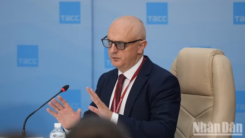 Konstantin Sidorenko participa en un debate organizado por la agencia TASS. (Foto: THANH THE)