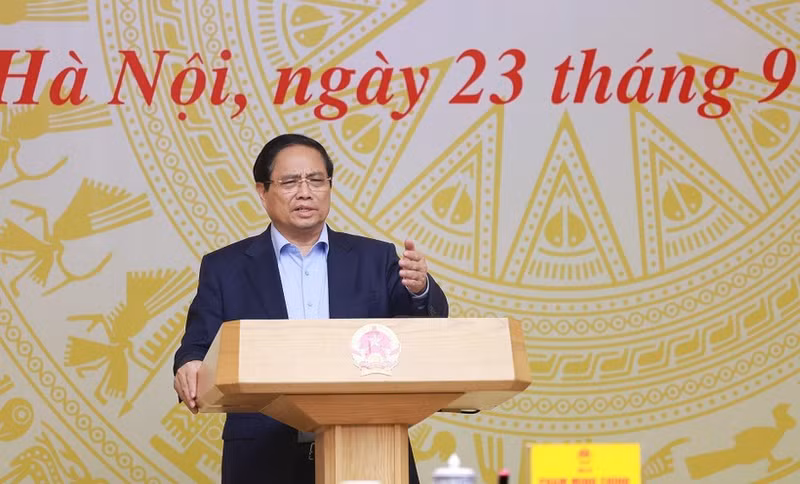 El primer ministro vietnamita, Pham Minh Chinh, preside la 14ª reunión del Comité Directivo Nacional para la lucha contra la pesca ilegal, no declarada y no reglamentada. (Foto: VNA)