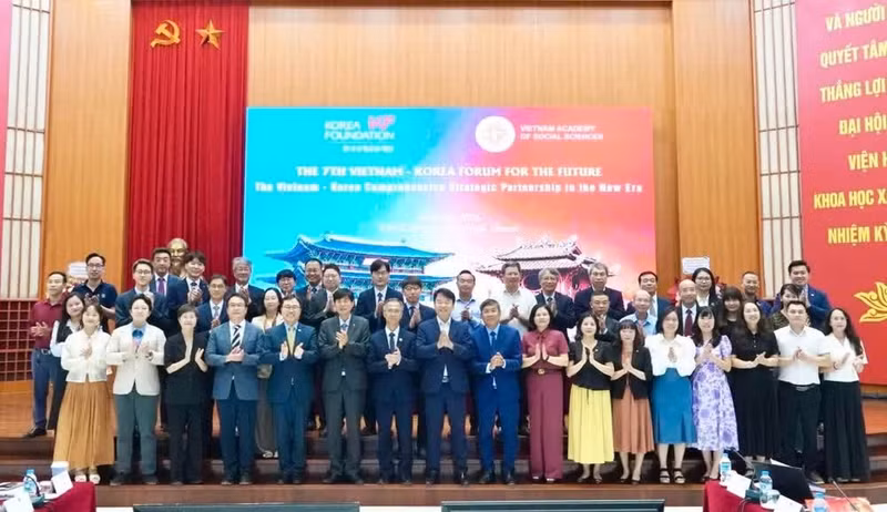 Delegados participantes en la cita. (Foto: baochinhphu.vn )