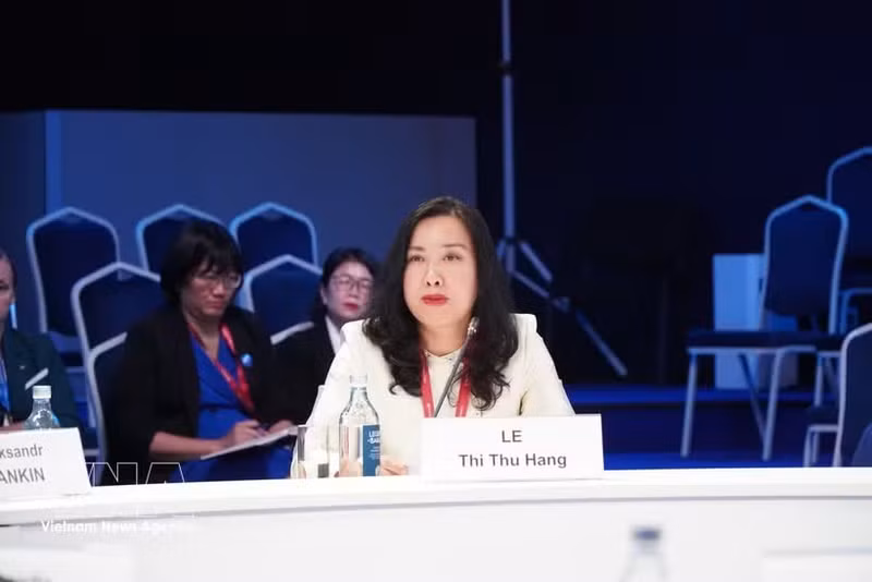La viceministra vietnamita de Relaciones Exteriores Le Thi Thu Hang interviene en la cita. (Foto: VNA)