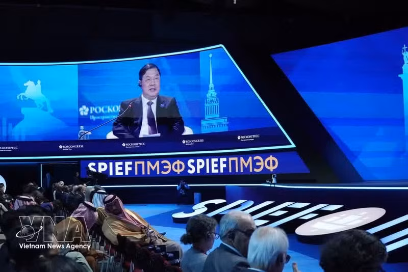 El viceprimer ministro permanente de Vietnam, Pham Gia Tuc, participa en el SPIEF. (Foto: VNA)
