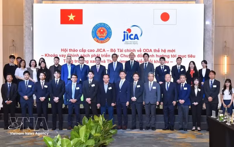 El 18 de marzo de 2026, el Ministerio de Finanzas de Vietnam, en coordinación con la Agencia de Cooperación Internacional del Japón (JICA), organizó un seminario sobre préstamos para la transición verde y la adaptación al cambio climático. (Foto: VNA)