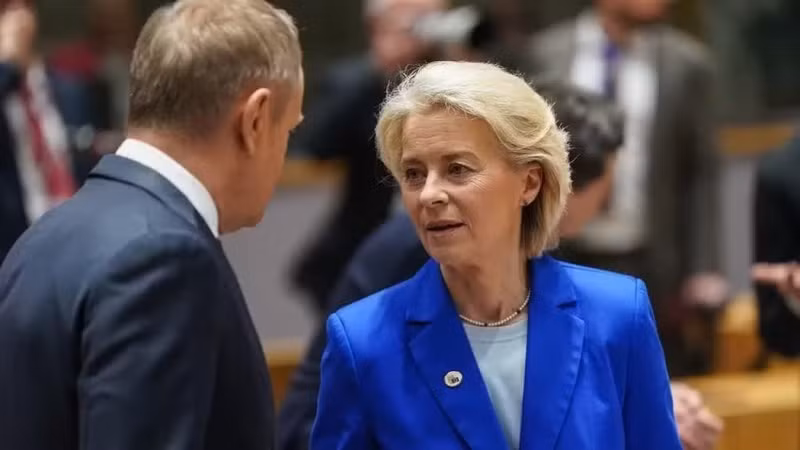 La presidenta de la Comisión Europea, Ursula von der Leyen, antes de la cumbre de la UE en Bruselas, Bélgica, el 19 de marzo de 2026. (Foto: XINHUA)