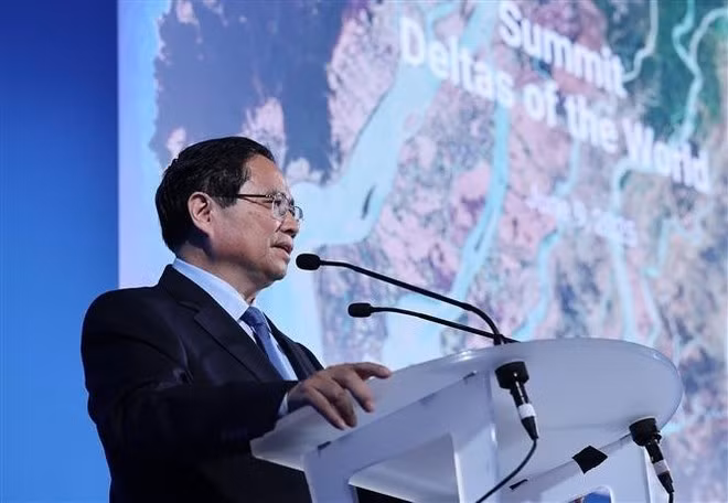 El primer ministro de Vietnam, Pham Minh Chinh, interviene en la cita. (Foto: VNA)