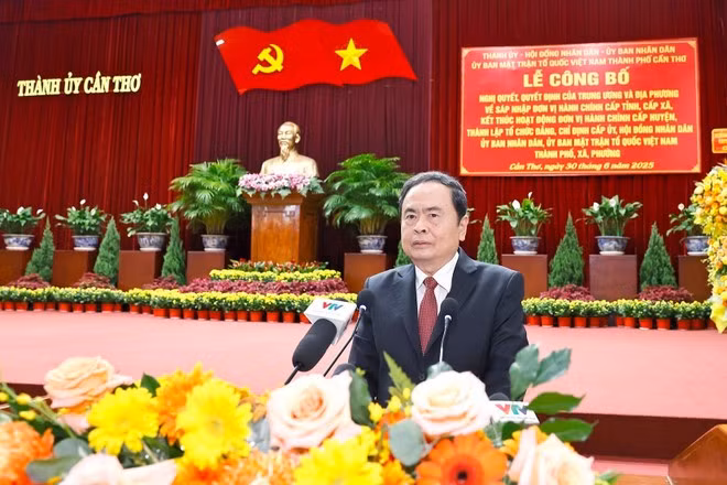 El presidente de la Asamblea Nacional de Vietnam, Tran Thanh Man, habla en la ceremonia. (Foto: VNA)
