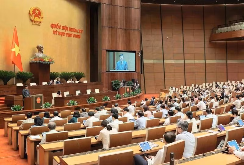 Una sesión de trabajo del noveno período de sesiones de la Asamblea Nacional de Vietnam de la XV Legislatura. (Foto: VNA)