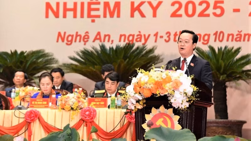 Nguyen Duc Trung, secretario del Comité del Partido de Nghe An, habla en el evento. (Foto: Nhan Dan)
