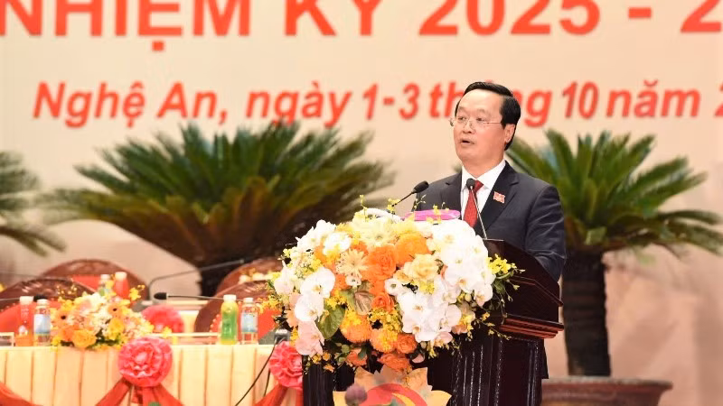 El secretario del Comité partidista de Nghe An, Nguyen Duc Trung, interviene en el evento. (Foto: Nhan Dan) 