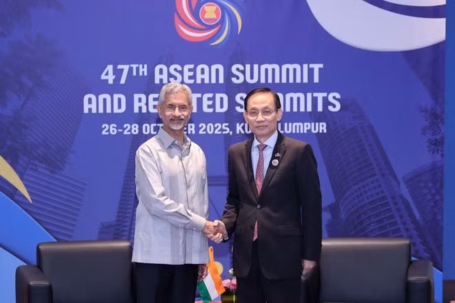 El ministro de Relaciones Exteriores de Vietnam, Le Hoai Trung, y su homólogo indio, Subrahmanyam Jaishankar. (Foto: VNA)