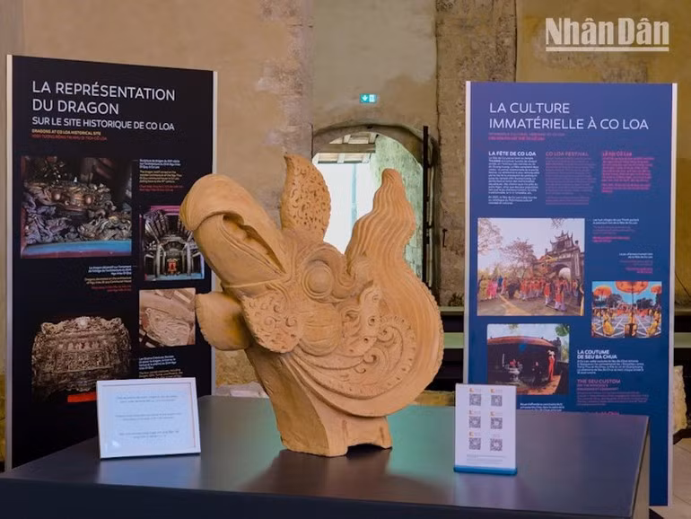 Los turistas pueden explorar el patrimonio a través de códigos QR, imágenes en 3D y cortometrajes en plataformas digitales. (Foto: KHAI HOAN)