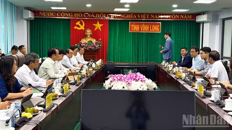 En la reunión.