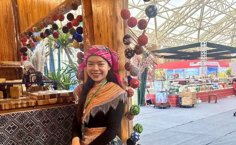 Tran Ngoc Quynh Anh, jefa de la Oficina del Centro de Promoción de Inversiones, Comercio y Turismo de Son La (Foto: VNA)