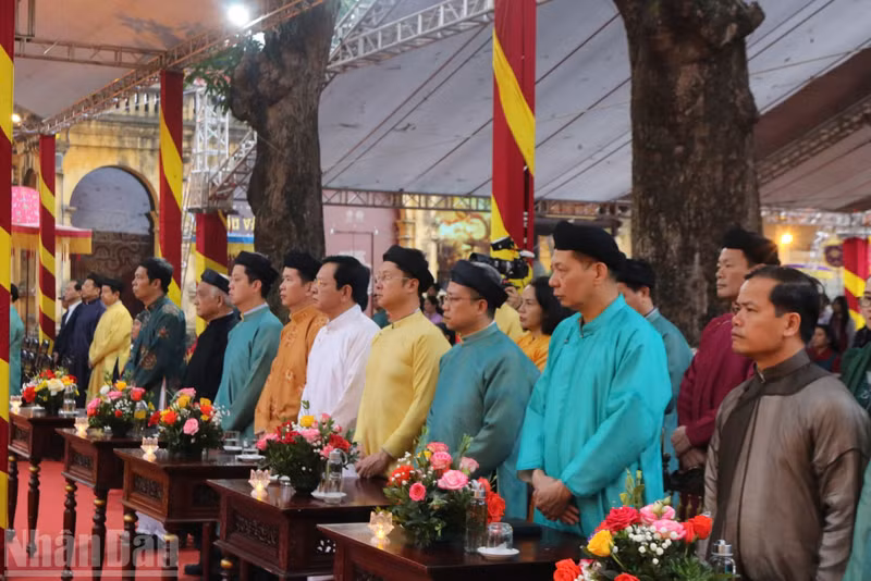 Delegados al acto. 