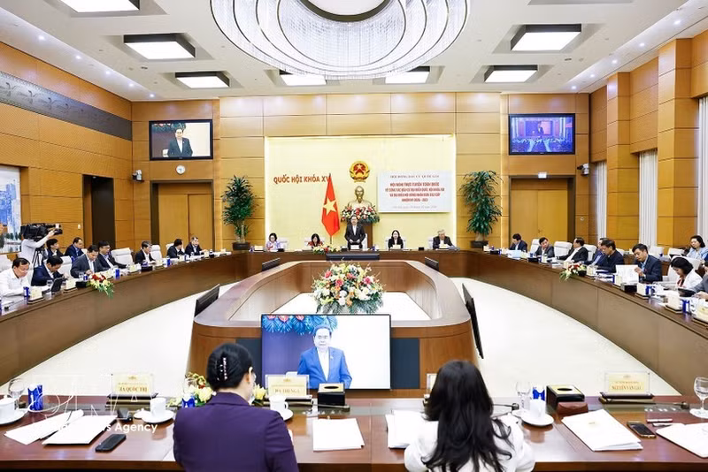 El presidente de la Asamblea Nacional de Vietnam, Tran Thanh Man, interviene en la cita. (Foto: VNA)