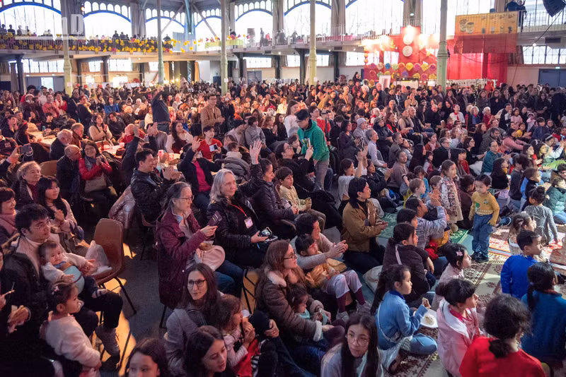 Durante décadas, el “Tet Baltard” se consolida como una cita imprescindible para las generaciones de vietnamitas en Francia, símbolo de la unidad y de la capacidad creativa de los connacionales en la preservación de su identidad cultural.
