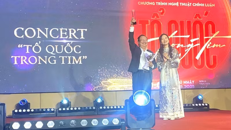 El concierto político-artístico “La Patria en el corazón”, organizado por Nhan Dan fue distinguido en la categoría El Concierto (The Concert), durante la ceremonia de los Dep Awards 2025.