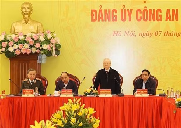 Los dirigentes del Partido, el Estado y el Gobierno de Vietnam en la conferencia. (Fotografía: VNA)