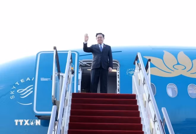 Presidente del Parlamento vietnamita, Vuong Dinh Hue, concluye con éxito visita oficial a China.