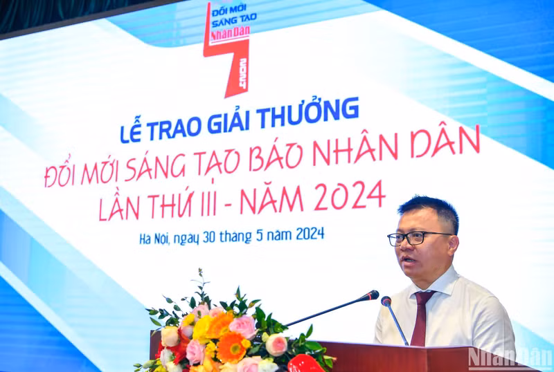 Interviene Quoc Minh. Interviene Quoc Minh.