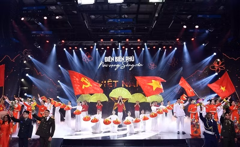 Programa artístico conmemora aniversario 70 de la victoria de Dien Bien Phu